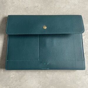 Marilyn Organizer Clutch Glass Ladder &
Co